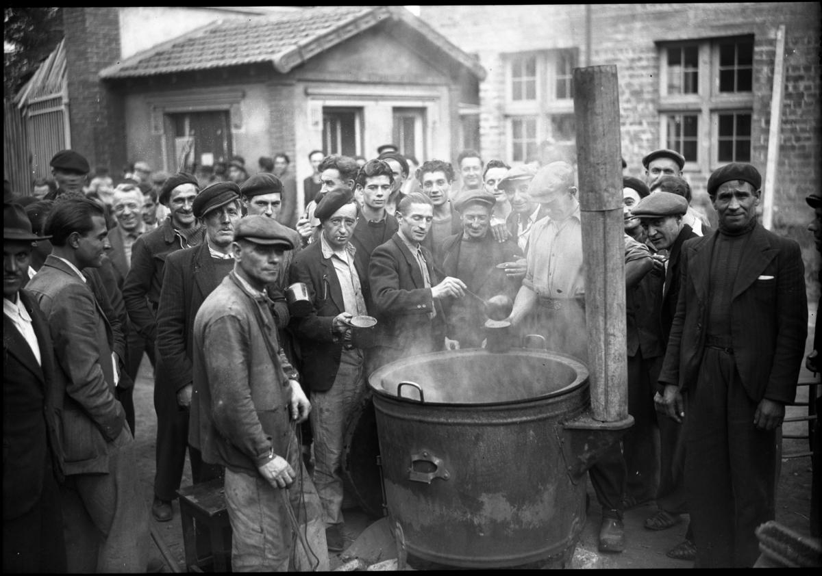 1948- Le Puits occupé © Fonds Léon Leponce - AMSE