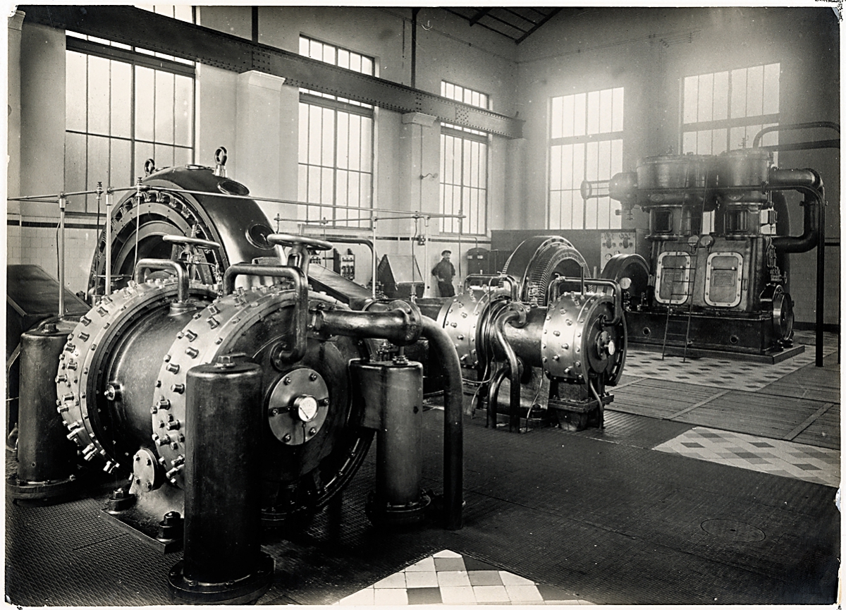 salle des compresseurs © DR